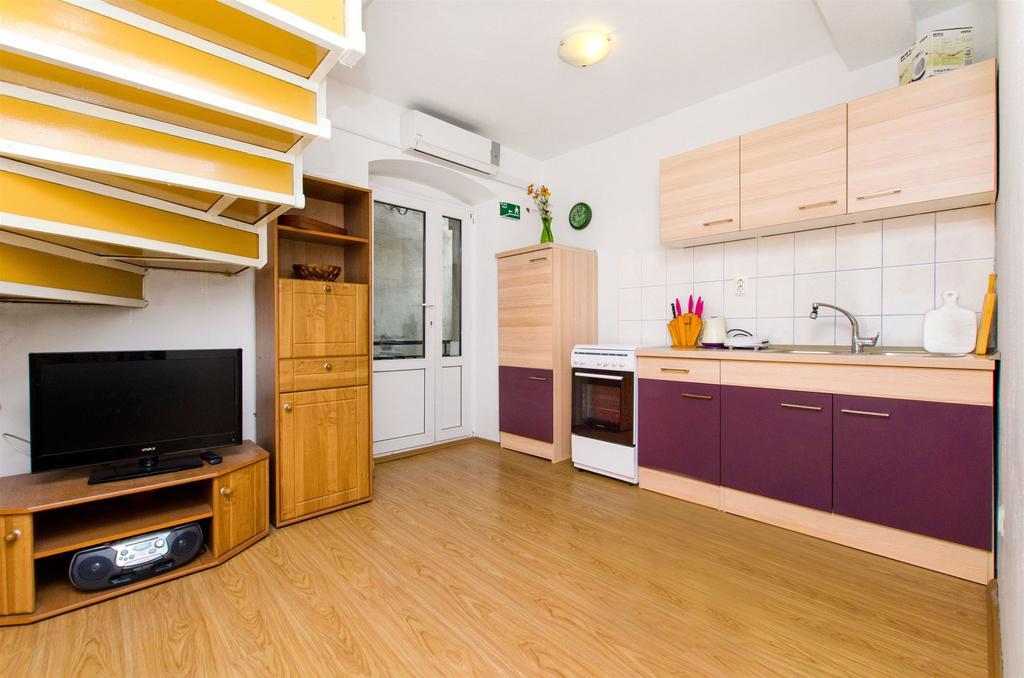אומיס Apartment Mandic מראה חיצוני תמונה